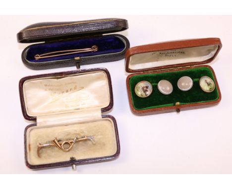 Hunting stock pin stamped 15, pair enamel cuff-links and a stock pin tested to 9ct   Condition Report   Click here for furthe