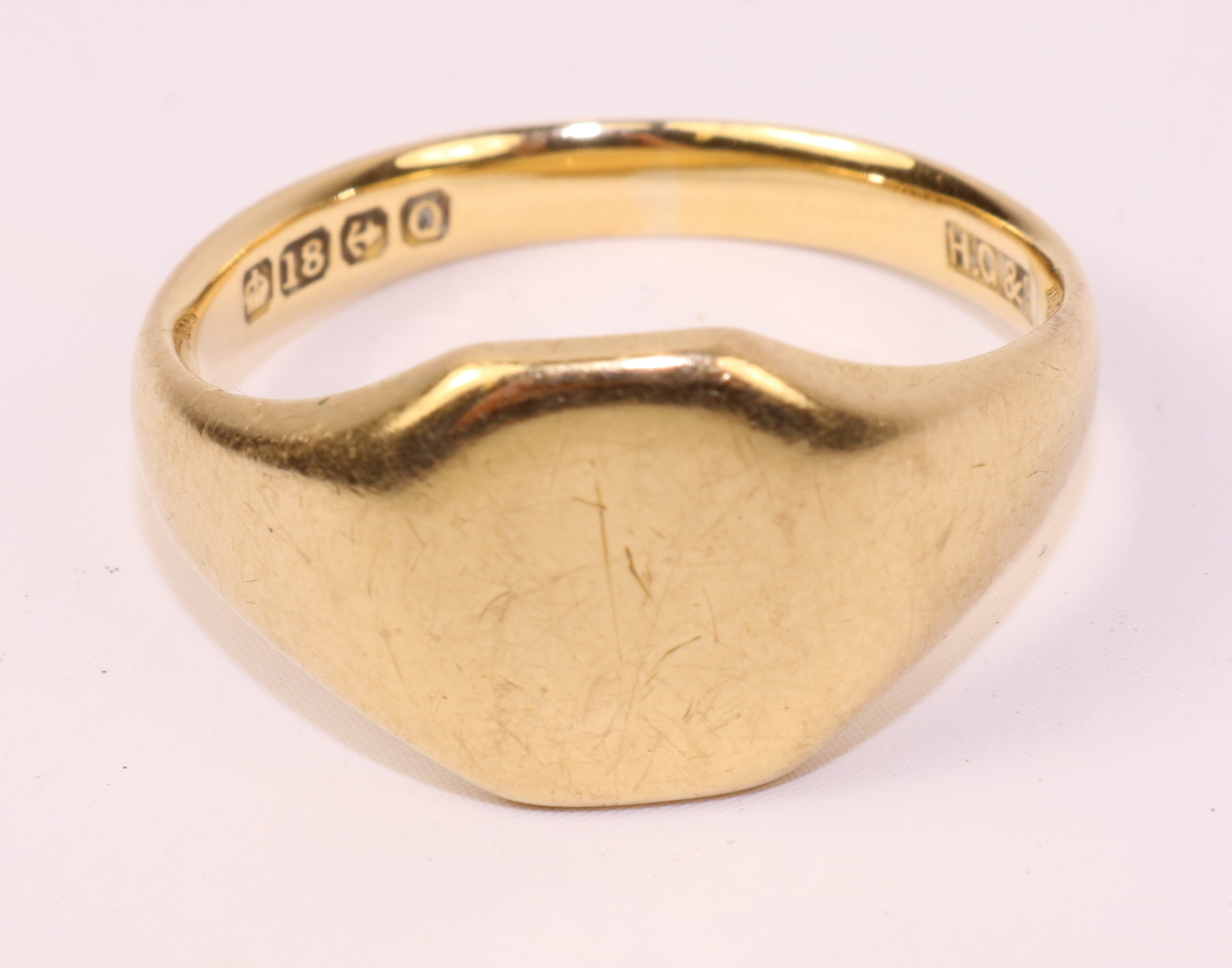 18ct gold ring hallmarked approx 8.3gm Condition Report Click