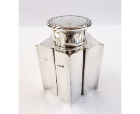 George V bachelor's tea caddy, straight sided, ogee patterned form, with circular screw top, Chester 1911, height 9cm 