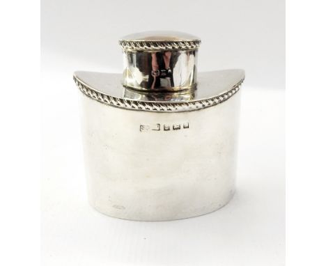 Edwardian bachelor's tea caddy, straight-sided and boat-shaped, Birmingham 1909, height 8.5cm 