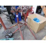 Pair pipe manipulators