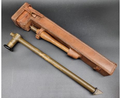 A WWI No.25 6x trench periscope, by&nbsp;R.&amp; J. Beck,&nbsp;dated 1918 and numbered 4946, with detachable oak handle, in o