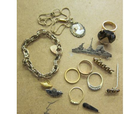  A quantity of jewellery;   a silver gilt bracelet, with silver hallmark to padlock (mark worn), a 14ct gold ring with large 