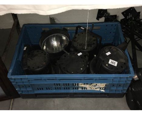 A quantity of light fittings