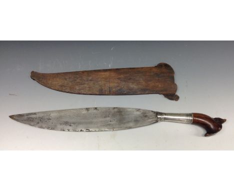 A Philippines barong knife, 39cm pointed leaf shaped blade, silver coloured metal mount, hardwood kris type handle, wooden sc