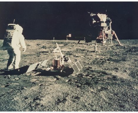 ** Apollo 11.-  Buzz Aldrin stands next to the seismic experiment, the Lunar Module in the background, July 1969, vintage chr