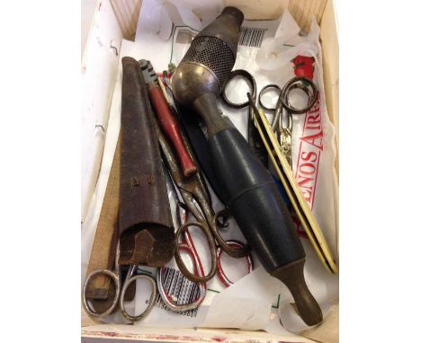 A box of mixed items to include a vintage Bullfinch self-blowing torch, cut throat razors & scissors.