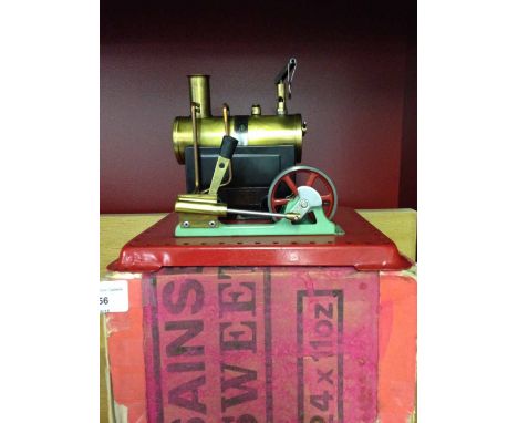 A boxed Mamod SE.2a stationary steam engine.
