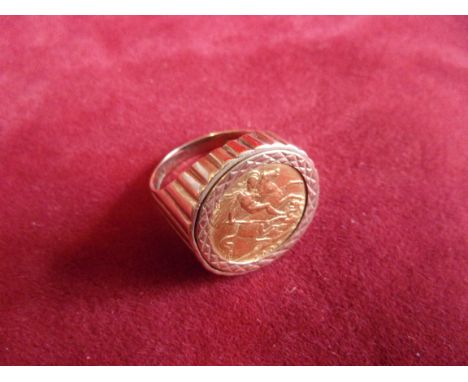 Half Sovereign Ring-9ct gold ring with an 1907 half sovereign, large size ring