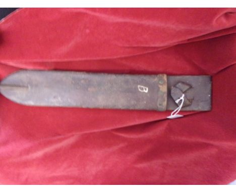 British WWII Tropical Pattern leather Machete Scabbard, marked SL, 1942. In good condition