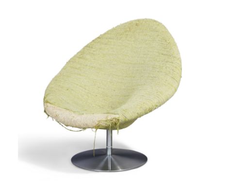 Pierre Paulin (1927-2009) for Artifort   Model 'F422' or 'Globe chair, circa 1960  Aluminium, wool upholstery  Cast 'E' to ba