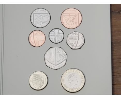 UK ROYAL MINT 2015 COIN SET THE FITH CIRCULATING COINAGE PORTRAIT FIRST EDITION, 8 COINS IN SET, UNCIRCULATED PACK