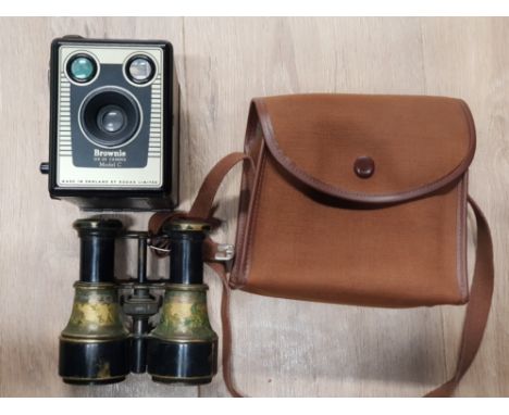 VINTAGE BRASS BINOCULARS AND BROWNIE CAMERA MODEL C IN CARRY BAG