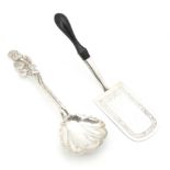 2 Teile Besteck in Silber