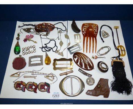 A quantity of miscellanea including hair comb, purses,steel buckle,propelling pencil etc.