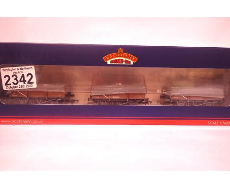 Bachmann 33-080X set of three China Clay Wagons, weathered, Kernow Model Rail exclusive. P&amp;P Group 1 (£14+VAT for the fir