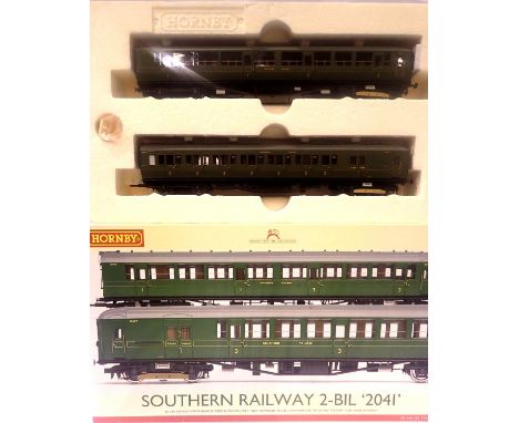 Hornby R3161AX Southern 2-BIL EMU set, Southern green, DCC fitted. P&amp;P Group 3 (£25+VAT for the first lot and £5+VAT for 