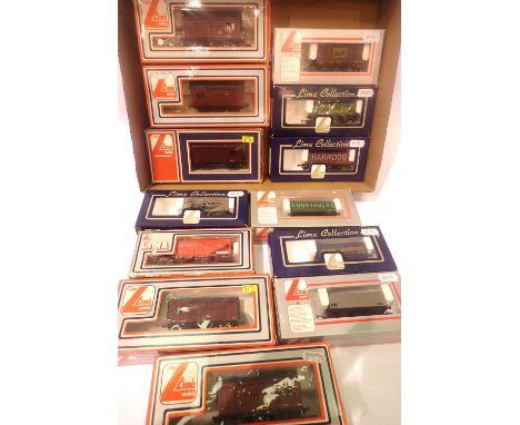 Thirteen Lima boxed wagons. P&amp;P Group 2 (£18+VAT for the first lot and £3+VAT for subsequent lots) 