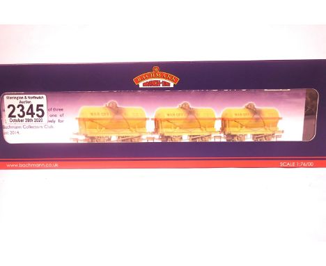 Bachmann 37-665K set of three, 14 ton Tank Wagons War Office Bachmann Collectors Club. P&amp;P Group 1 (£14+VAT for the first