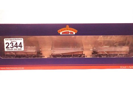 Bachmann 33080X set of three China Clay Wagons, weathered, Kernow Model Rail exclusive. P&amp;P Group 1 (£14+VAT for the firs