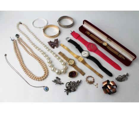 Wristwatches, faux pearl necklaces, silver hallmarked bangle, brooches etc