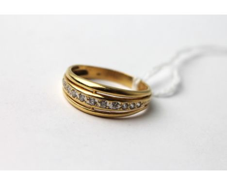 18 ct gold and diamond ring, 4 grams, size T