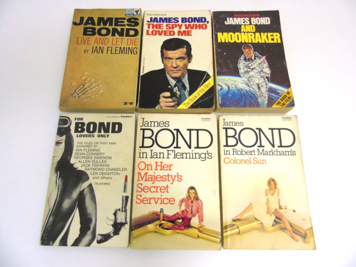 James Bond Books A quantity of 6 James Bond paperback books comprising