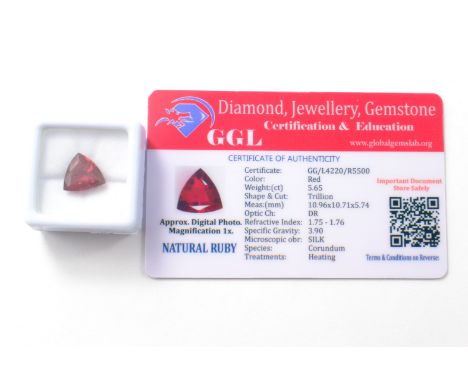Red 5.65ct Trillion cut heat treated Natural Ruby. [10.96x10.71x5.74mm] with certificate