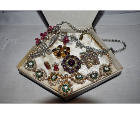 A small selection of vintage diamante jewellery including Austrian necklace, brooches etc