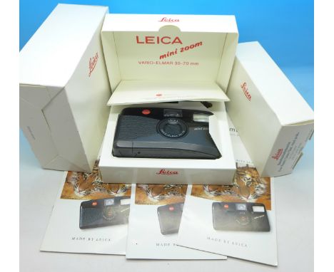 A Leica mini zoom camera, Vario-Elmar 35-70, with box and instructions