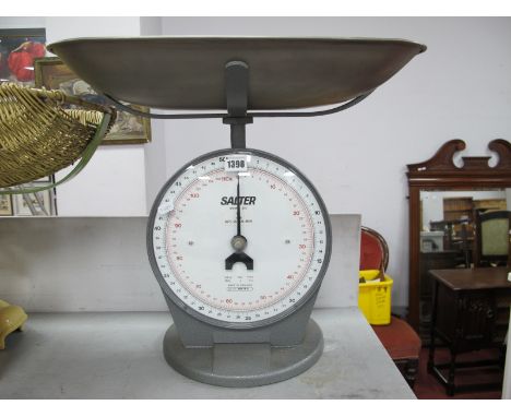 Salter Scales. Model 250, on circular base.