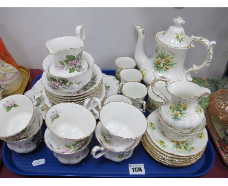 Hammersley Yellow Jonquils Coffee Ware, of fifteen pieces, Royal Albert 'Mayflower' teaware of twenty-one pieces.