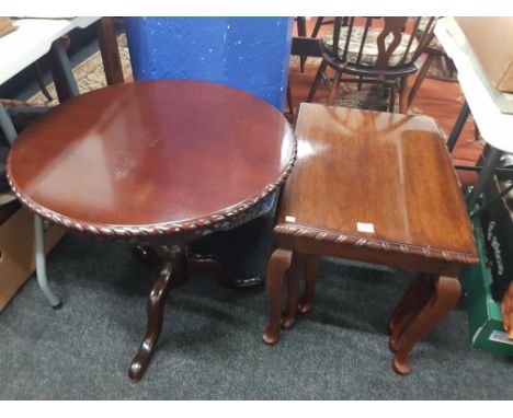 MAHOGANY NEST OF TABLES AND LAMP TABLE