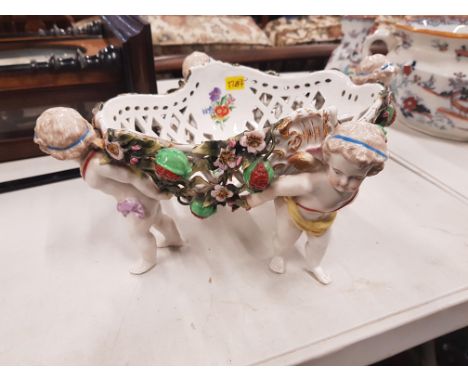 CERAMIC TABLE CENTRE