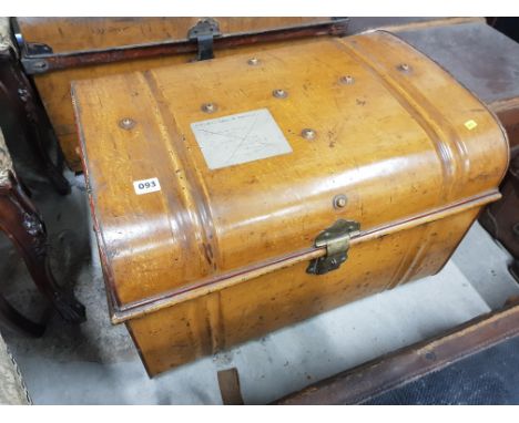 VICTORIAN TIN TRUNK 