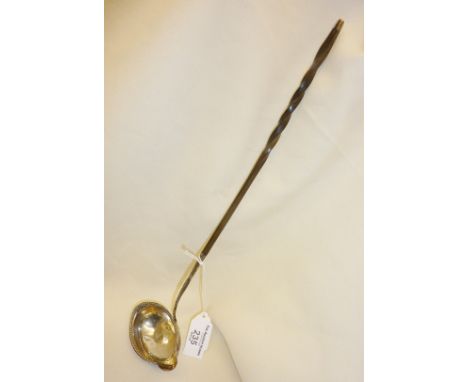 Georgian silver toddy ladle with twisted horn handle, maker TM (A/F)