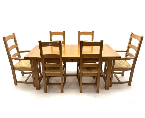 Light oak rectangular dining table with two leaves, square supports joined by floor stretcher (W280cm, H77cm, D90cm) and set 