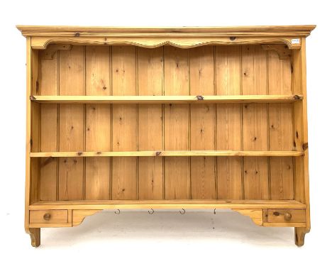 Solid pine plate rack with two spice drawersDimensions: Height:&nbsp;109cm&nbsp; Length/Width:&nbsp;144cm&nbsp; Depth/Diamete