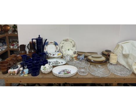 A Portmeirion pottery Totem pattern part coffee set together with a Beswick part coffee set, Purbeck pottery, Portmeirion Bot