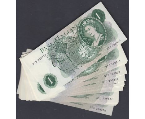 BANK NOTES Great Britain 1950's £1 Green, un-circulated notes, 41 notes with sequential numbers !  07U239310 - 07U239350, a f