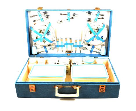 Brexton picnic set.