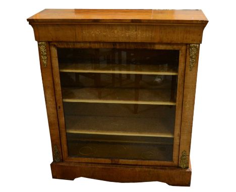 Victorian walnut vitrine, glaze door enclosing three shelves, bracket feet, width 92cm, depth 31cm, height 105cm.