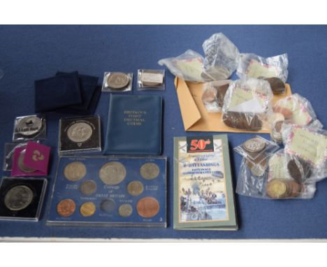 A mixed lot of British modern coins, including crowns, pennies, a First Decimal set, with some banknotes