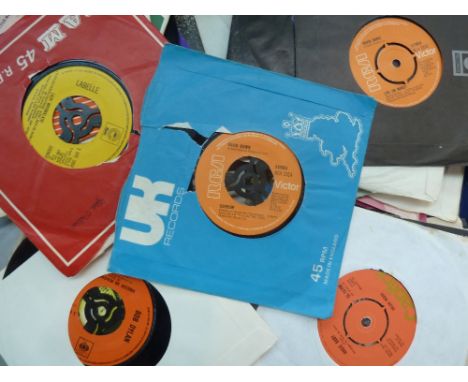 A good selection of 7" vinyl singles 45rpm to include several by david Bowie; Thin Lizzy; KC & The Sunshine Band; Lennon/Ono;