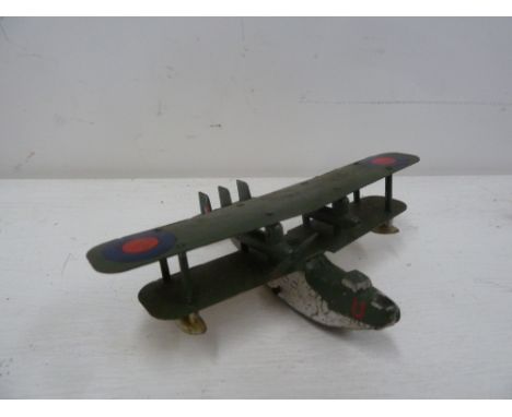 Dinky Toys 60h Singapore Flying Boat with Roller: tinplate wings, two-blade propellers, silver with RAF roundels and red plas