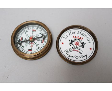 Mull of Galloway compass, in bronze mantle 20th Century. 6 cm diameter 