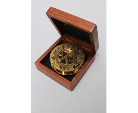 Hatton Garden London , sundial with compass , bronze gilded in original wooden casket. 10x10 cm 