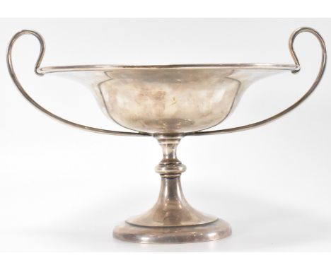 A 1920's Art Deco William Hutton &amp; Sons silver hallmarked tazza dish having a round bowl raised on a footed plinth base w