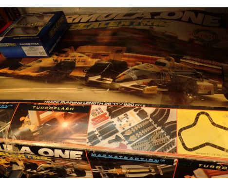Scalextric Formula 1 set with two additional cars and Dunlop bridge