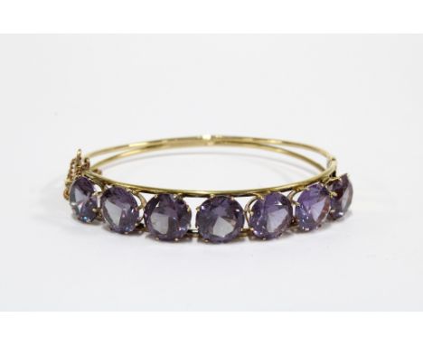18ct gold bangle, inside of clasp stamped 18ct